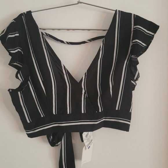 Crop top - Picture 1 of 3